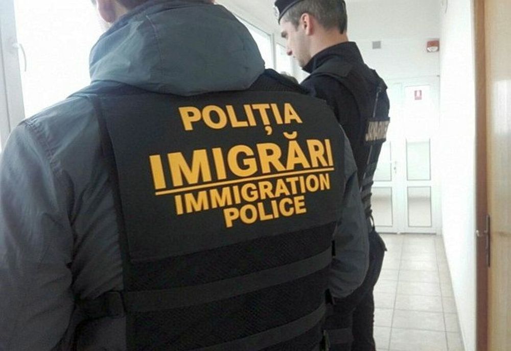Polițiștii le-au dat termen de 15 zile la doi cetățeni străini să părăsească România