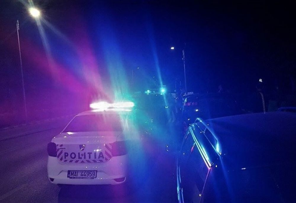 Scandalagiu beat, pus în cătușe după ce s-a bătut într-un local cu alt individ