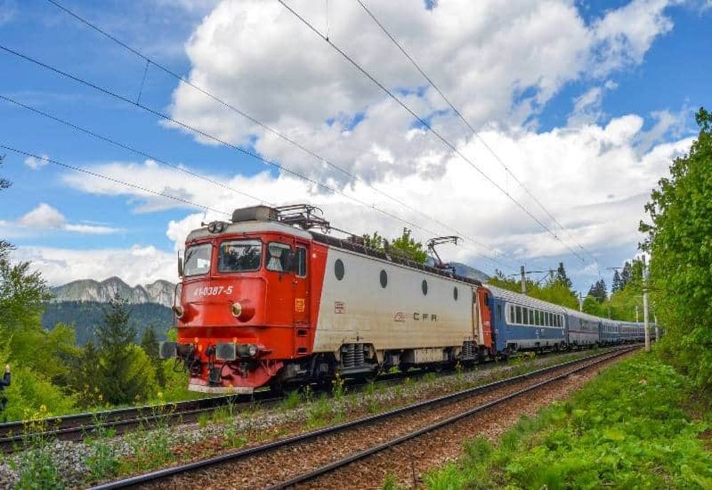  CFR suplimentează numărul trenurilor spre Litoral cu ocazia Minivacanței de 1 mai