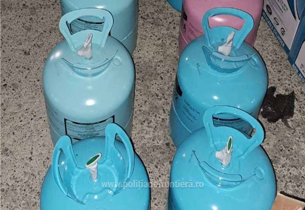 Nouă recipiente cu freon depistate la intrarea în țară