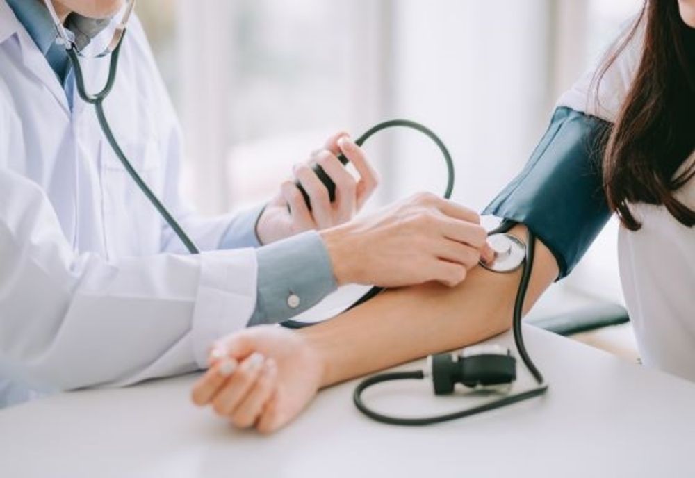 La ce valori ale tensiunii arteriale trebuie să mergem la spital