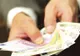 Un angajat din București câștigă cu 70% mai mult decât unul din Suceava