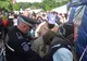 Mii de pelerini veniți să se închine la moaștele Sfântului Ioan cel Nou de la Suceava au primit pachete cu mâncare VIDEO