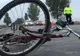 Biciclist în comă după ce a fost acroșat de o autoutilitară