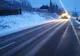 Ninsori în județul Suceava. Drumarii au intervenit cu utilaje și materiale antiderapante FOTO