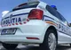 I-a explodat cauciucul și a intrat cu mașina într-un copac