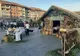 Două stâni tradiţionale la Târgul „Produs în Bucovina”, pe esplanada din centrul Sucevei