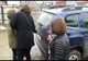 Minora bătută cu biciul de concubin a fost internată într-un centru de primire în regim de urgență VIDEO
