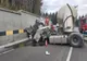 Accident rutier grav în Pasul Mestecăniș. Un șofer a rămas încarcerat FOTO