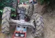 Tânără rănită după ce s-a răsturnat cu tractorul