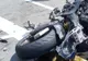 Teribilismul unui motociclist fără permis l-a costat o căzătură și un dosar penal 