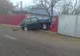 A ajuns la spital după ce a intrat cu mașina într-un gard