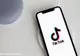 ZECE ELIMINĂRI DE MATERIALE CU CONŢINUT ILEGAL DE PE PLATFORMELE TIKTOK ŞI FACEBOOK, EMISE DE CNA