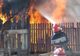 Incendiu de la o afumătoare. O anexă a fost cuprinsă de flăcări
