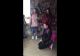 Individ filmat în timp ce fură haine dintr-un magazin din mall VIDEO