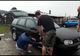 Un localnic din Moldovița a tăiat cauciucurile mașinilor unor turiști și a aruncat cu pietre în mocăniță VIDEO