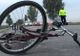 Biciclist acroșat de o autoutilitară. Șoferul vinovat a părăsit locul accidentului