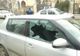 Un botoșănean a fost reținut după ce a spart geamul unei mașini și a furat o borsetă cu bani