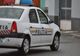 Beat la volan, un șofer a rămas blocat cu mașina pe calea ferată