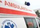 Un șofer a ajuns la spital după ce a intrat cu mașina într-un zid de beton