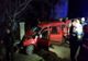 Patru persoane au fost rănite după ce s-au izbit cu mașina de un gard de beton FOTO