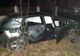 Două persoane rănite după ce un autoturism a intrat într-un gard FOTO