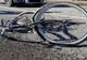 A traversat drumul pe bicicletă și a fost accidentat de un șofer