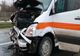 S-a oprit cu ambulanța în parapet! Pacienta transportată a avut nevoie de îngrijiri medicale
