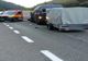 O persoană a murit iar alta a ajuns la spital în urma unui accident produs între un autotren și un microbuz