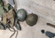 Un ucrainian a încercat să treacă granița cu cartușe, un tub de obuze și bucăți dintr-o dronă militară